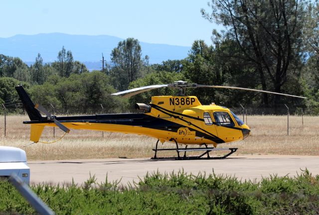 Eurocopter AS-350 AStar (N386P) - KRDD - I have not seen this helicopter at Redding before. Eurocopter AS350B3e Ecureuil c/n 7638 - Photo date 6/25/2016. Click full.