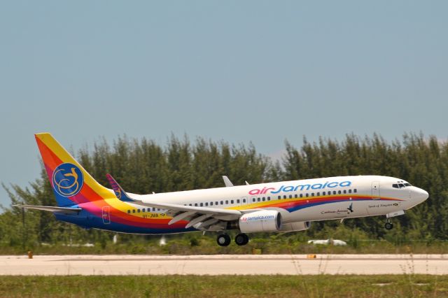 Boeing 737-800 (9Y-JMA) - Caribbean Airlines/Air Jamaica%099Y-JMA%09Boeing 737-8Q8(WL)%0930645