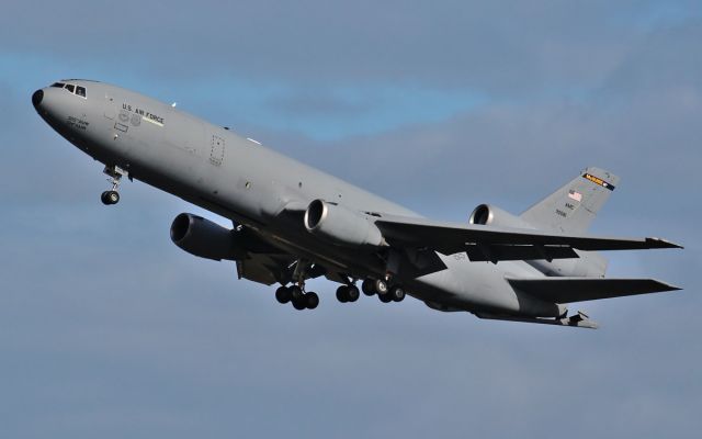 83-0081 — - usaf mcguire kc-10a 83-0081 dep shannon 18/3/14.