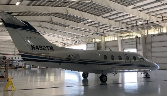 Beechcraft Beechjet (N492TM) - 492TM awaiting the next flight at EKM, August, 2019.