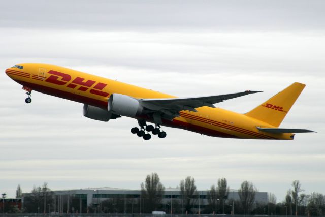 BOEING 777-200LR (G-DHLU) - Airborne off rwy 27R on 16-Mar-24 operating flight DHK384 to EDDP.