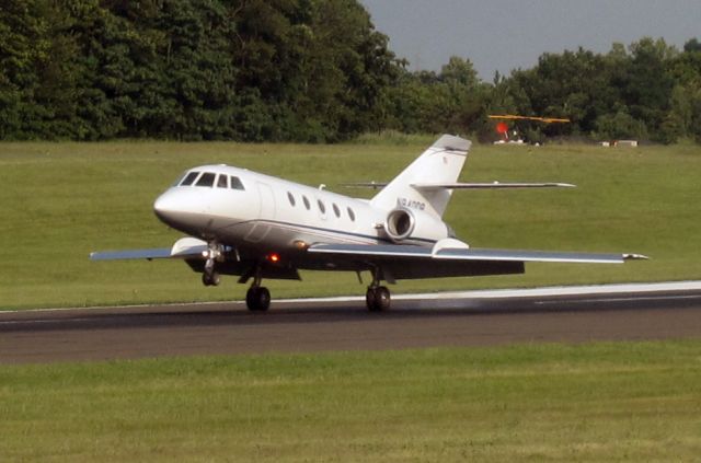 Dassault Falcon 20 (FALCON) - Landing runway 34 @ KHPN.