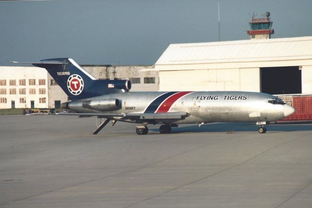 Boeing 727-100 (N935FT)