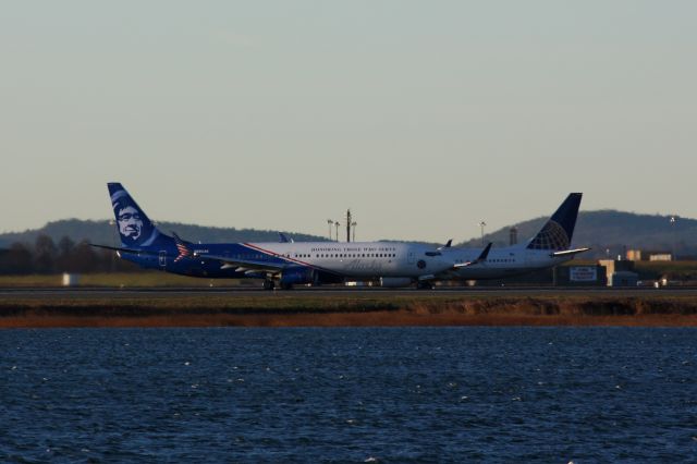 Boeing 737-900 (N265AK)