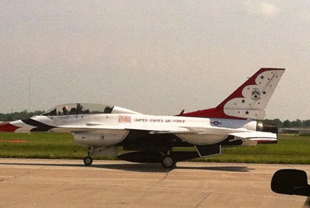 Lockheed F-16 Fighting Falcon —