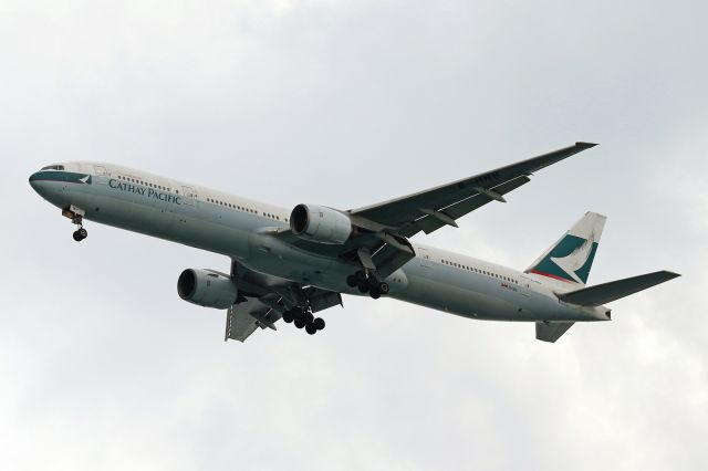BOEING 777-300 (B-HNH)