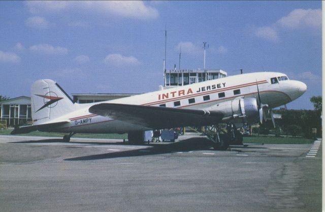 Douglas DC-3 (G-AMPY) - scanned from postcardbr /Intra