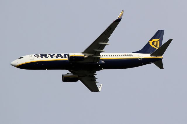 Boeing 737-800 (EI-ENM) - passing over my house  20 km from the airport