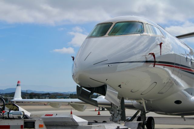 Bombardier Challenger 300 —