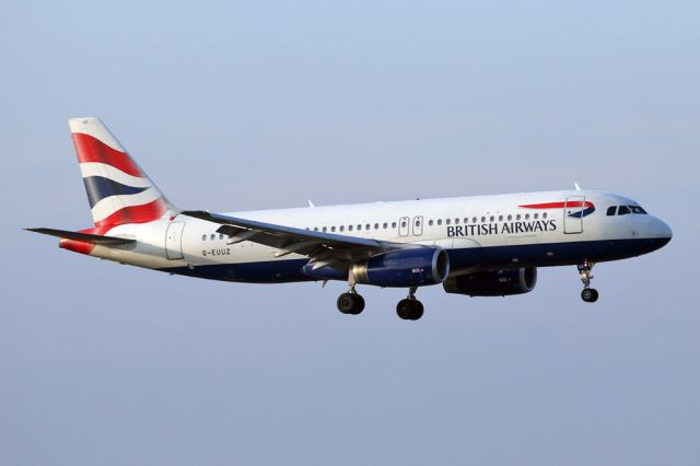 Airbus A320 (G-EUUZ) - BAW1394 arriving from Heathrow