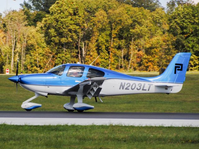 Cirrus SR-20 (N203LT)