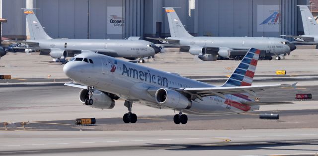Airbus A320 (N656AW) - phoenix sky harbor international airport 07MAR20