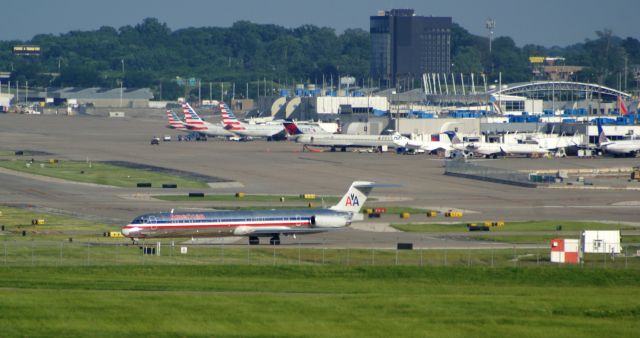 McDonnell Douglas MD-83 (N9619V) - TWA vet takes AA1616 to DFW