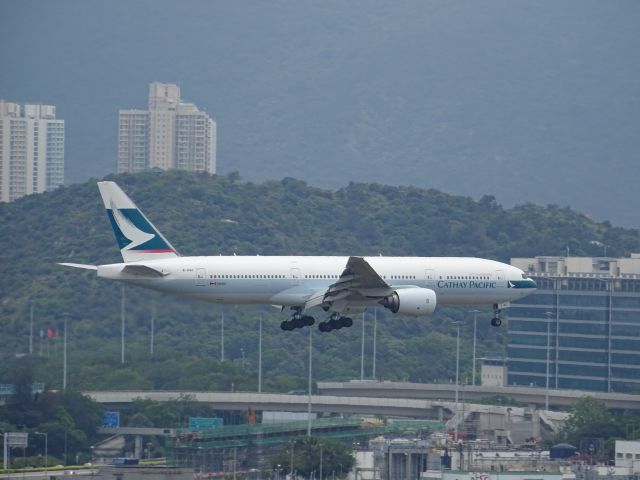 Boeing 777-200 (B-HNC)