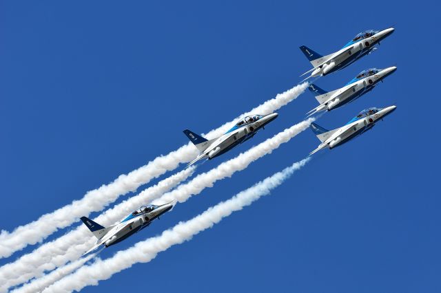 KAWASAKI T-4 (BIJASDF) - JASDF(Japan Air Self-Defense Force）<br>Nyutabaru Air Self-Defense Force Base "Air Festival"　Flight Team（Blue Impulse）"