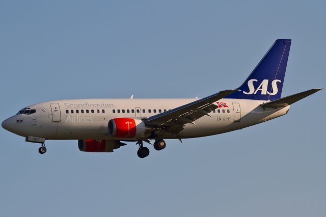 Boeing 737-700 (LN-BRX)