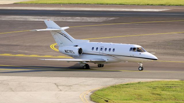 Hawker 800 (N27FL)