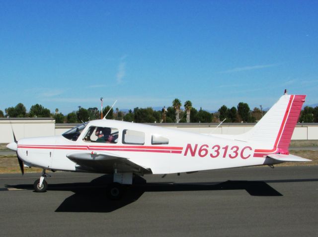 Piper Cherokee (N6313C) - Taxiing to RWY 6