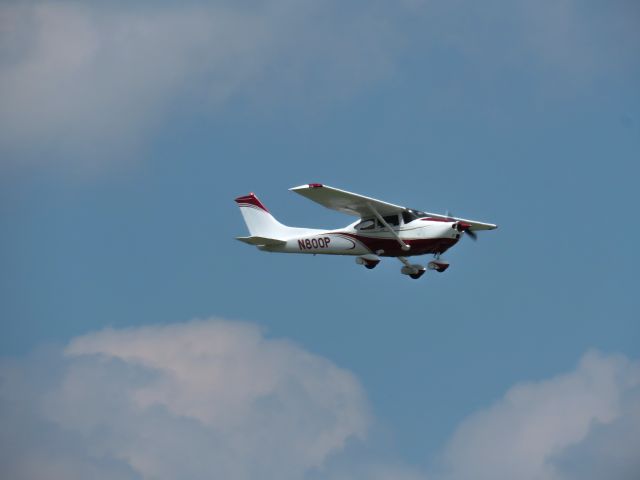 Cessna Skylane (N800P) - MIO-GMJ