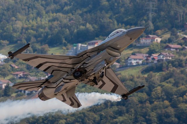 Lockheed F-16 Fighting Falcon — - Air Show Sion, Switzerland, sept.2017