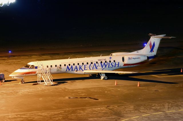 Embraer ERJ-135 (N807AE) - In partnership with the foundation "make a wish" promoting with a special livery.