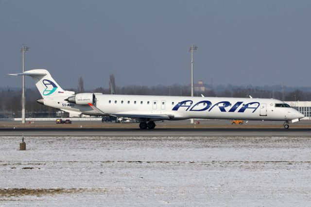 Canadair Regional Jet CRJ-900 (S5-AAU)