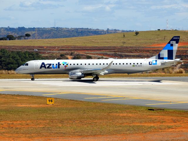 EMBRAER 195 (PR-AXV) - Ready for takeoff...