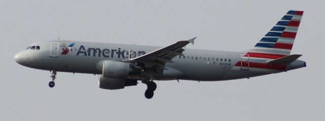 Airbus A319 (N110UW)