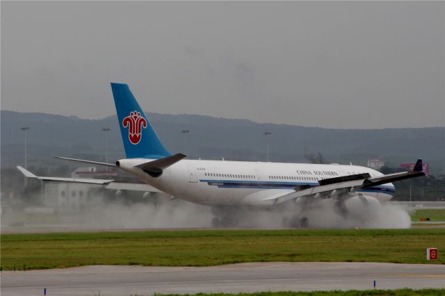 Airbus A330-200 (B-6058)