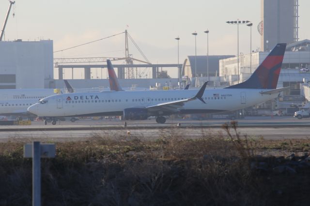 Boeing 737-900 (N807DN)