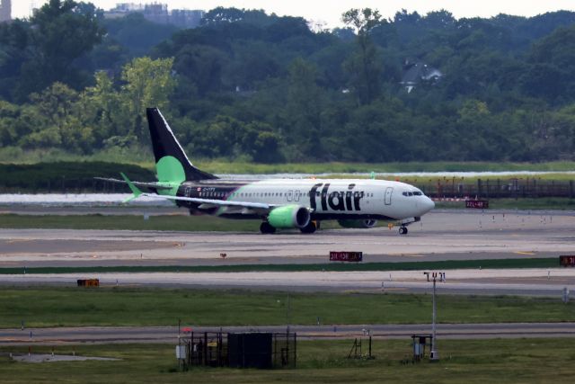 Boeing 737 MAX 8 (C-FFFX)