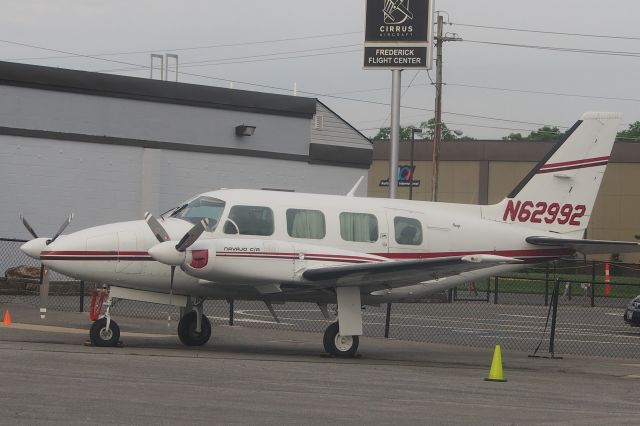 Piper Navajo (N62992)