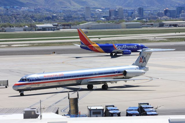 McDonnell Douglas MD-82 (N7548A)