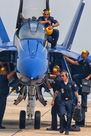 McDonnell Douglas FA-18 Hornet —