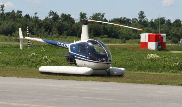 Robinson R-22 (C-GJZR)