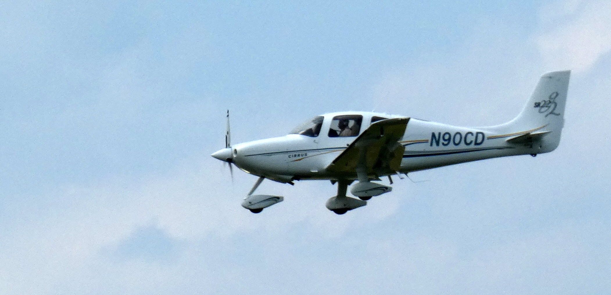 Cirrus SR-22 (N90CD) - On short final is this 2004 Cirrus SR-22 G2 in the Summer of 2023.
