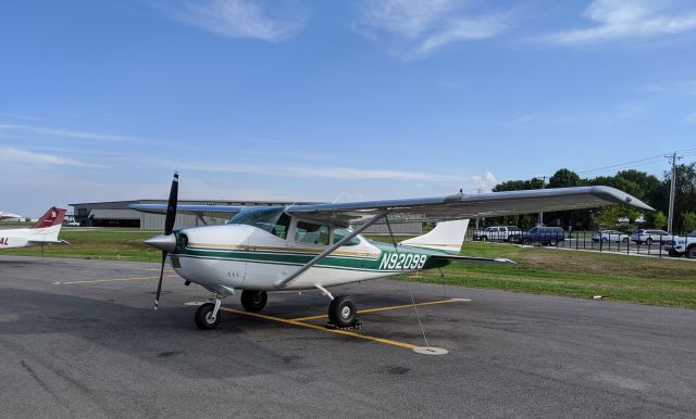 Cessna Skylane (N92099)