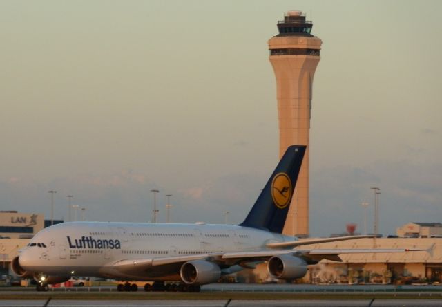 Airbus A380-800 (D-AIMK)