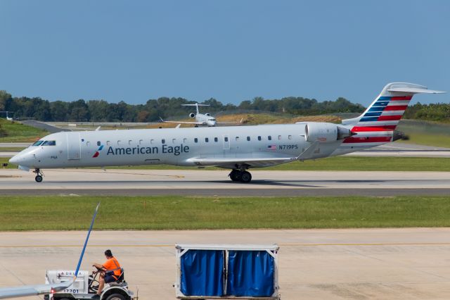 Canadair Regional Jet CRJ-700 (N719PS) - 29.09.2017