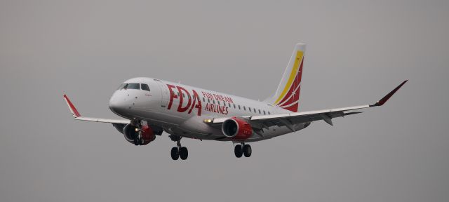 Embraer 175 (JA12FJ)