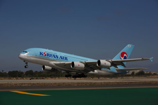 Airbus A380-800 (HL7611)