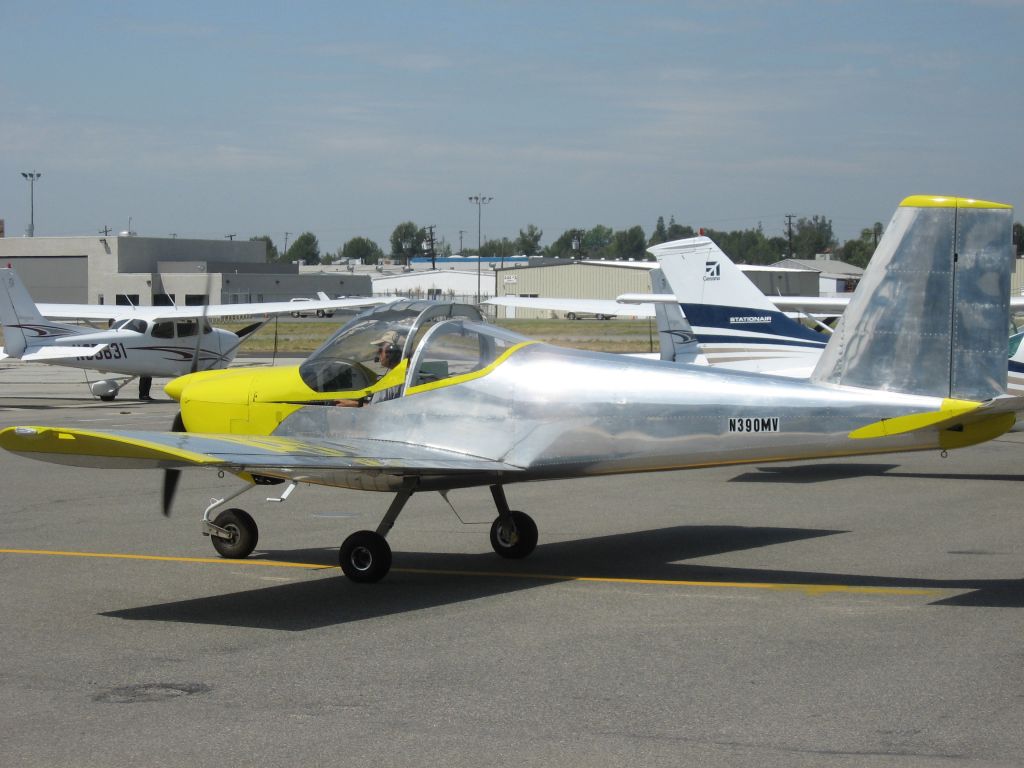 Vans RV-10 (N390MV) - TAXIING AT FULLERTON