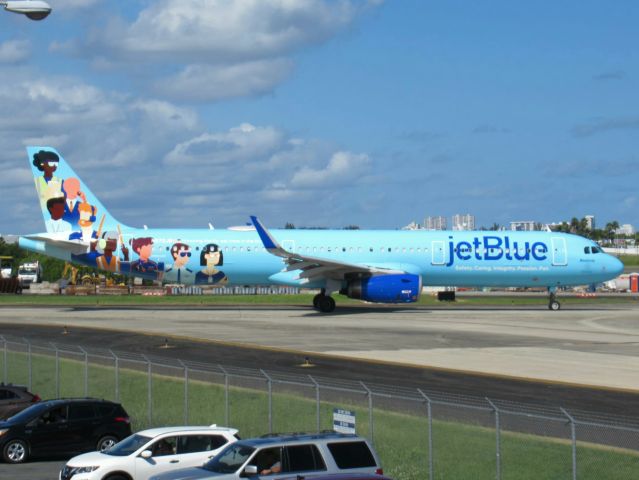 Airbus A321 (N970JB)