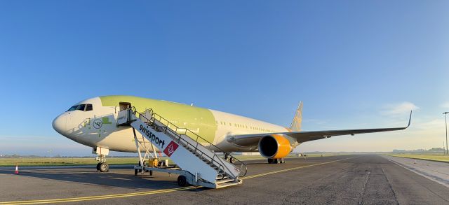 N475CM — - Ex-Condor freshly converted to freighter by IAI in Tel Aviv. Picture was taken as aircraft spent the night in Shannon, before continuing on to KCVG then KDHN for paint.