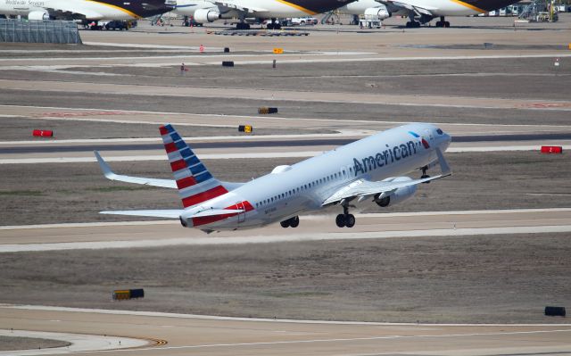 Boeing 737-800 (N874NN)