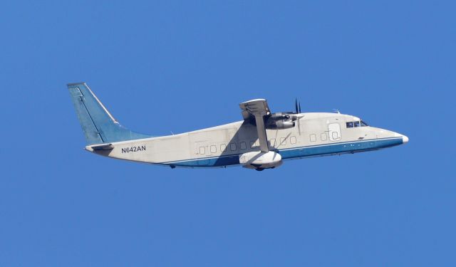 Short SD3-60 (N642AN) - phoenix sky harbor 13DEC19