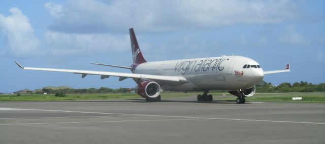 Airbus A330-300 (G-VRAY)