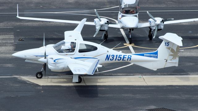 Diamond Twin Star (N315ER)