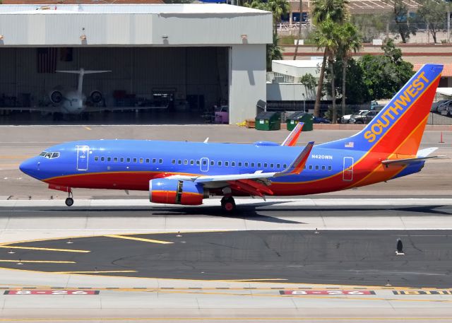Boeing 737-700 (N420WN)