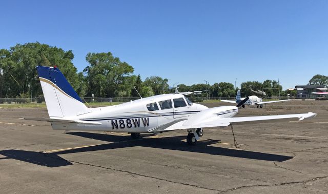 Piper PA-30 Twin Comanche (N88WW) - N88WW - 1971 Piper PA-39
